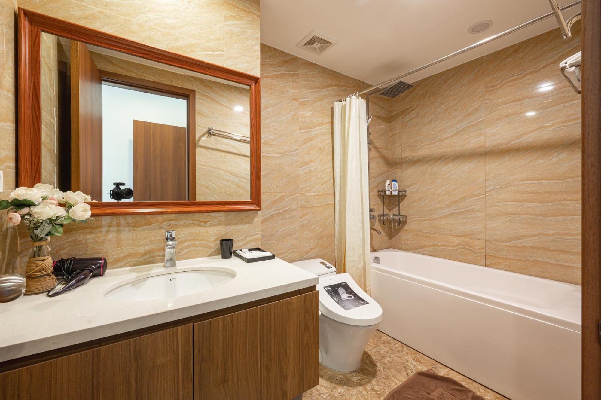 Luxe Paradise Suites Tay Ho Ханой Экстерьер фото